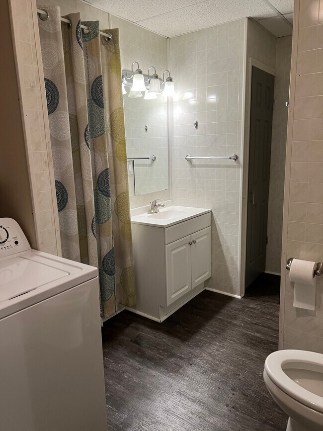 516 S D St, Oskaloosa, IA 52577 Apartments 516 S D St Oskaloosa, IA