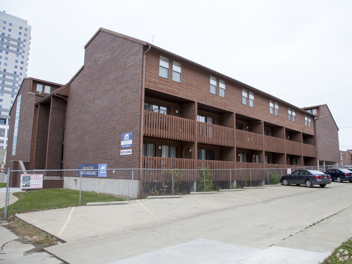 207 E Green St Apartments Champaign, IL