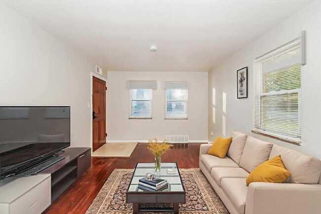 Building Photo - 20231 Crystal Ave