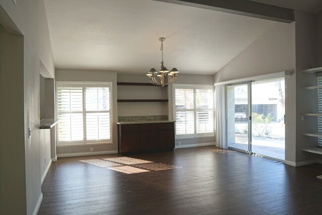 Building Photo - 35106 Mission Hills Dr