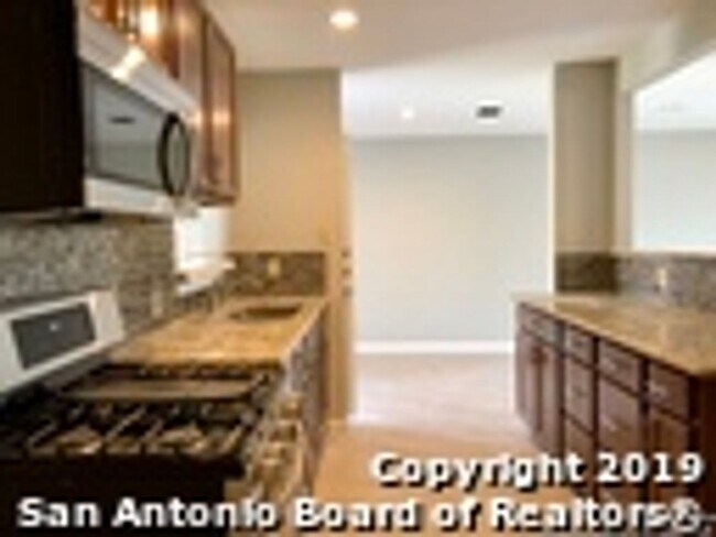 Foto del edificio - 3 bedroom 2 bath Greenhill Village