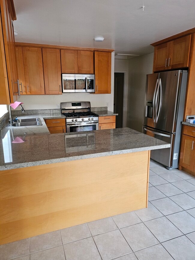 Building Photo - 173 Bel Ayre Dr