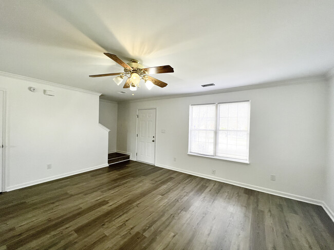 Living area - 3080 Wavecrest Way