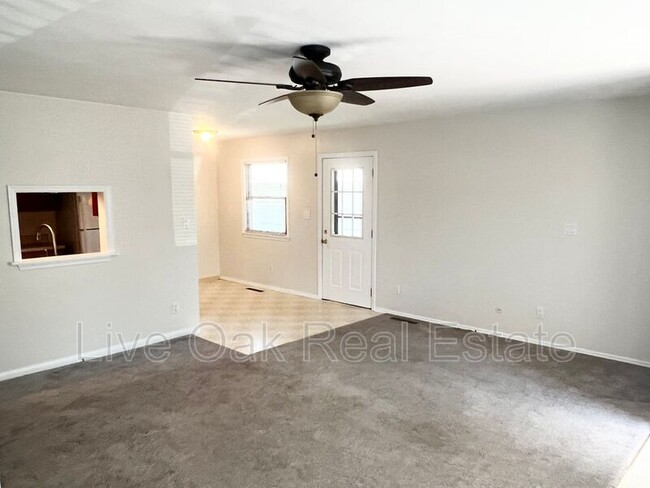 Foto del edificio - 4490 Lookout Rd