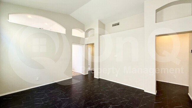 Building Photo - 4927 W Wahalla Ln