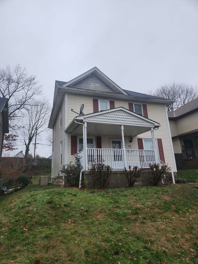 Foto principal - 4 Bedroom Single Family Home, Newark OH