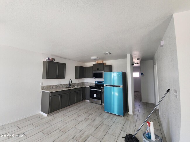 Building Photo - 7771 Kiely Rd