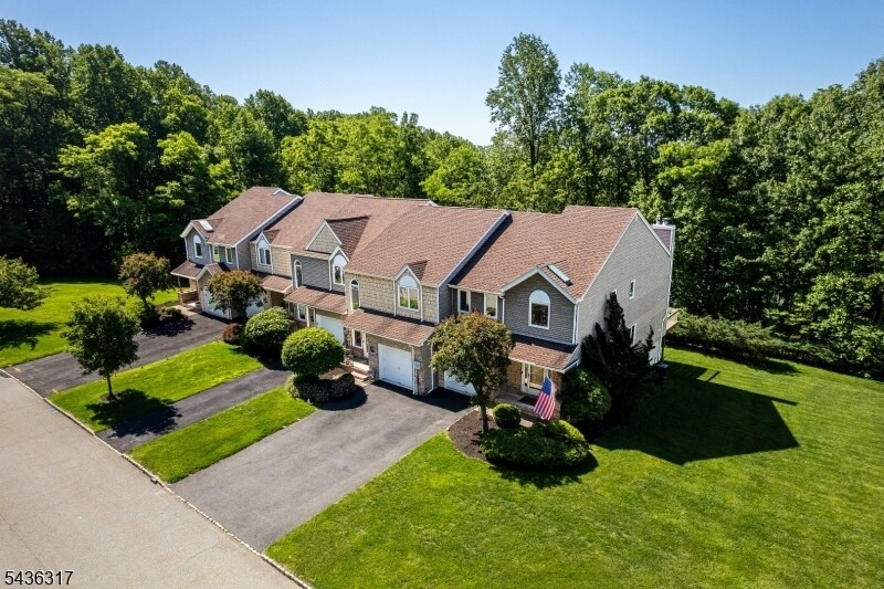 Building Photo - 21 Edgefield Dr