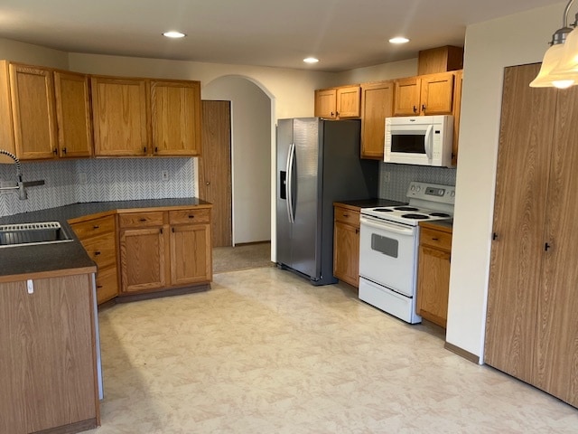 Foto del edificio - 1100 Maddox Creek Ln