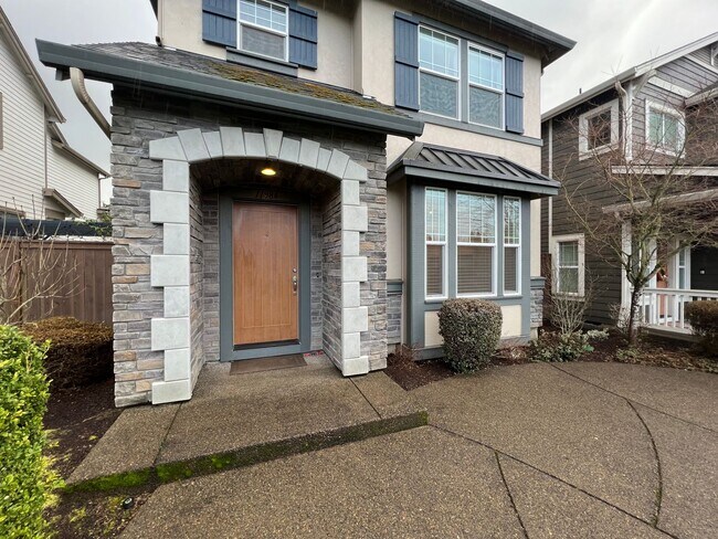 Building Photo - Beautiful 4 Bed, 2.5 Bath Home with Two Car Garage!