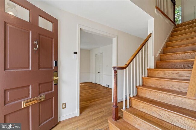 Building Photo - 9422 Locust Hill Rd