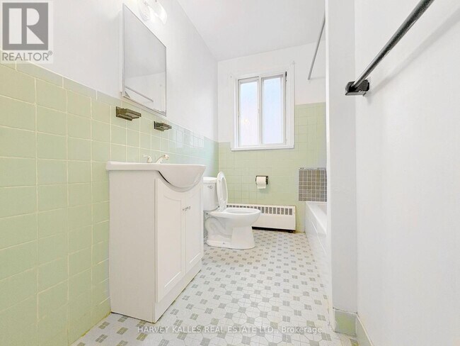 Photo du bâtiment - 90 Blackfriar Ave