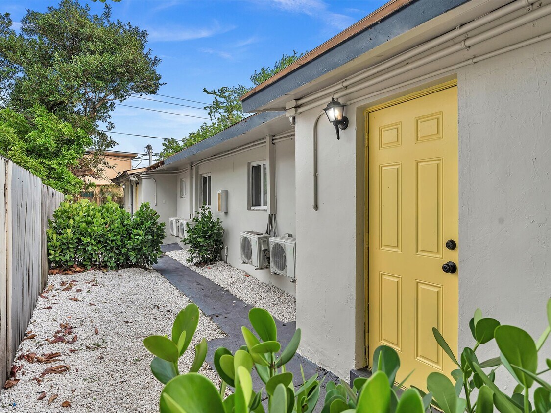 Primary Photo - 740 NW 4th Ave