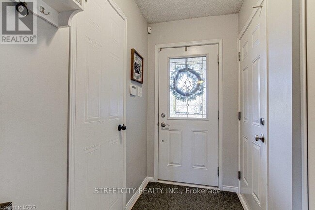 Building Photo - 1036 Kimball Crescent