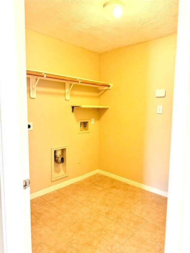 Foto del edificio - 24615 Amberleaf Ct