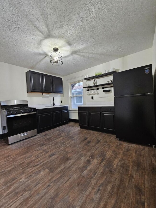Building Photo - 115 Dawes Ave