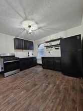 Building Photo - 115 Dawes Ave
