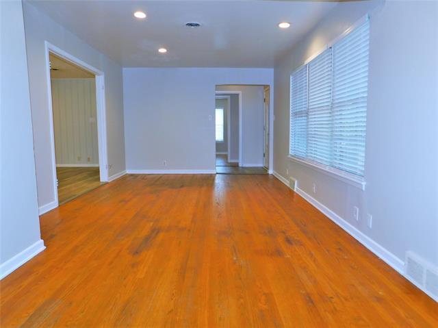 Foto del edificio - 1217 Clover Ln