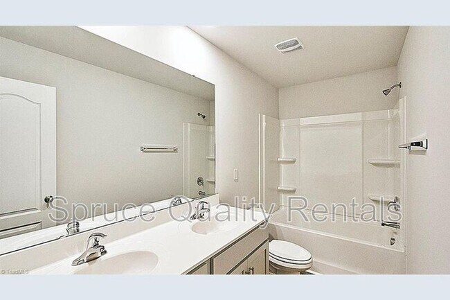 Photo - 2025 Longshadow St House