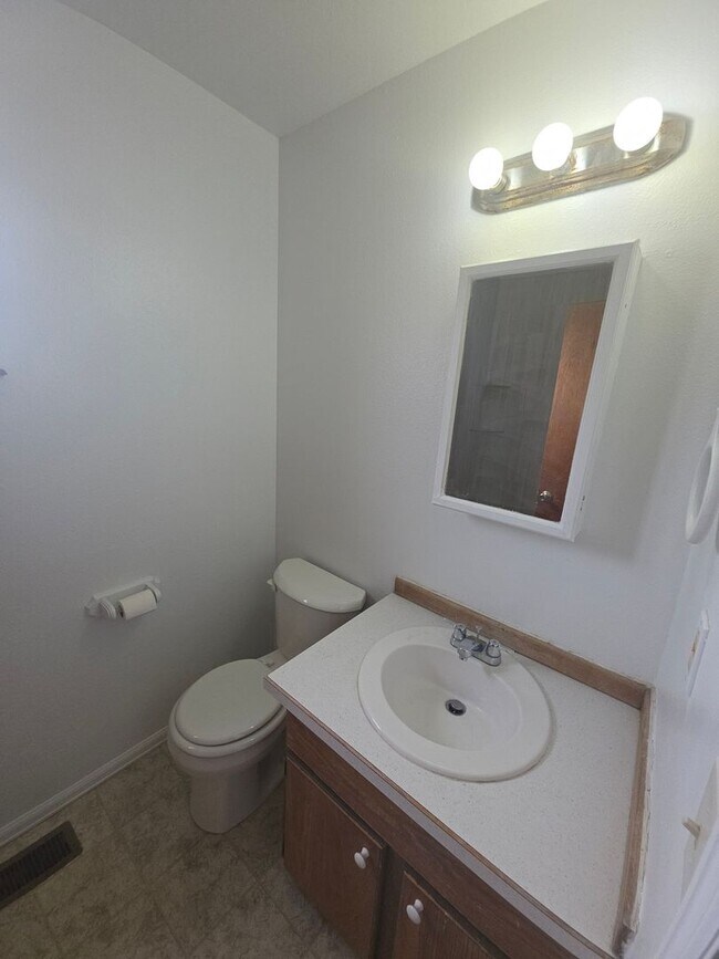 Foto del edificio - 3 Bedroom Apartment in FRUITA!!!