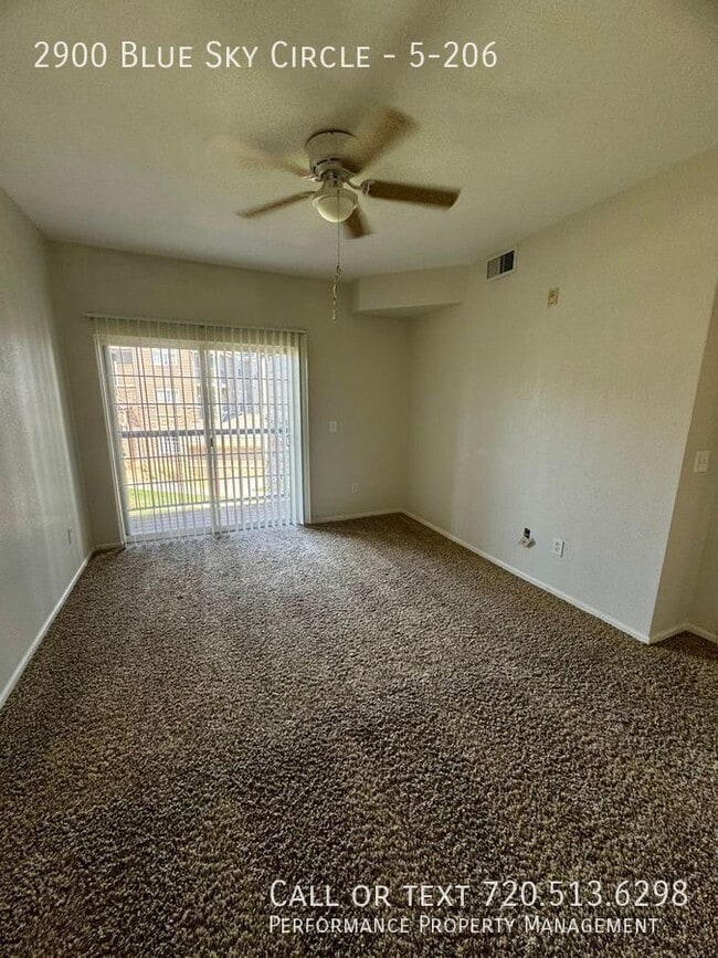 Foto del edificio - 2900 Blue Sky Cir