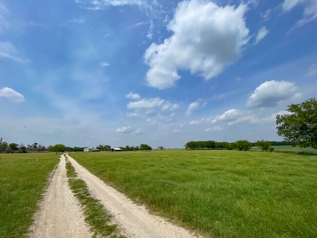 Foto del edificio - 123 County Road 127A