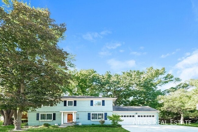 Building Photo - 6001 W 103rd St