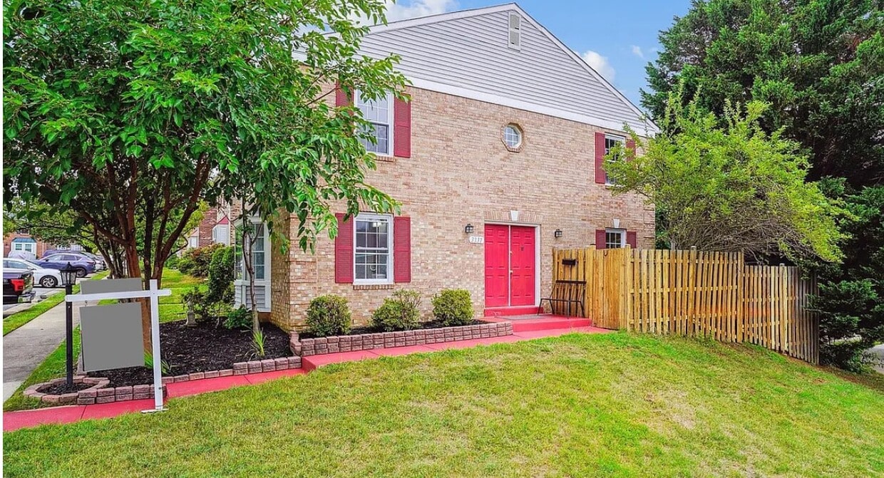 Primary Photo - 3337 Ladino Ct