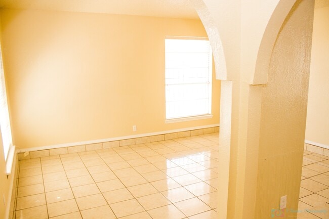 Building Photo - 128 Masquerade Ln