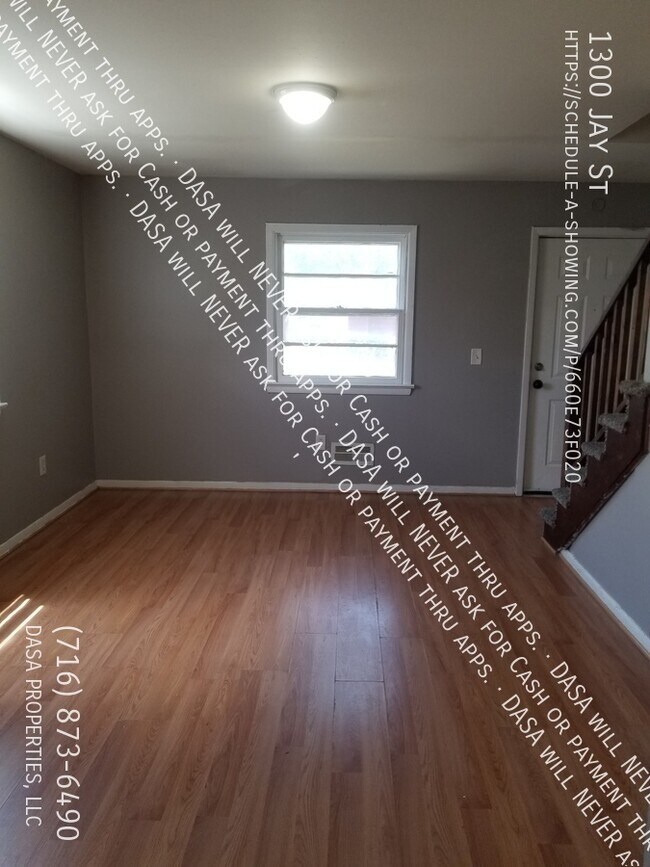 Building Photo - 1300 Jay House - 3 Bed / 2 Bath