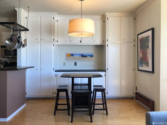 Foto del edificio - "Charming 1-Bedroom Haven in the Heart of San Francisco – 736 Sq Ft of Urban Comfort!"
