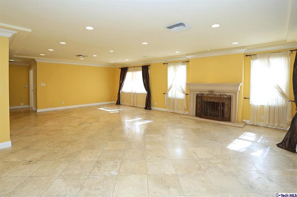 Foto principal - 430 N Bel Aire Dr
