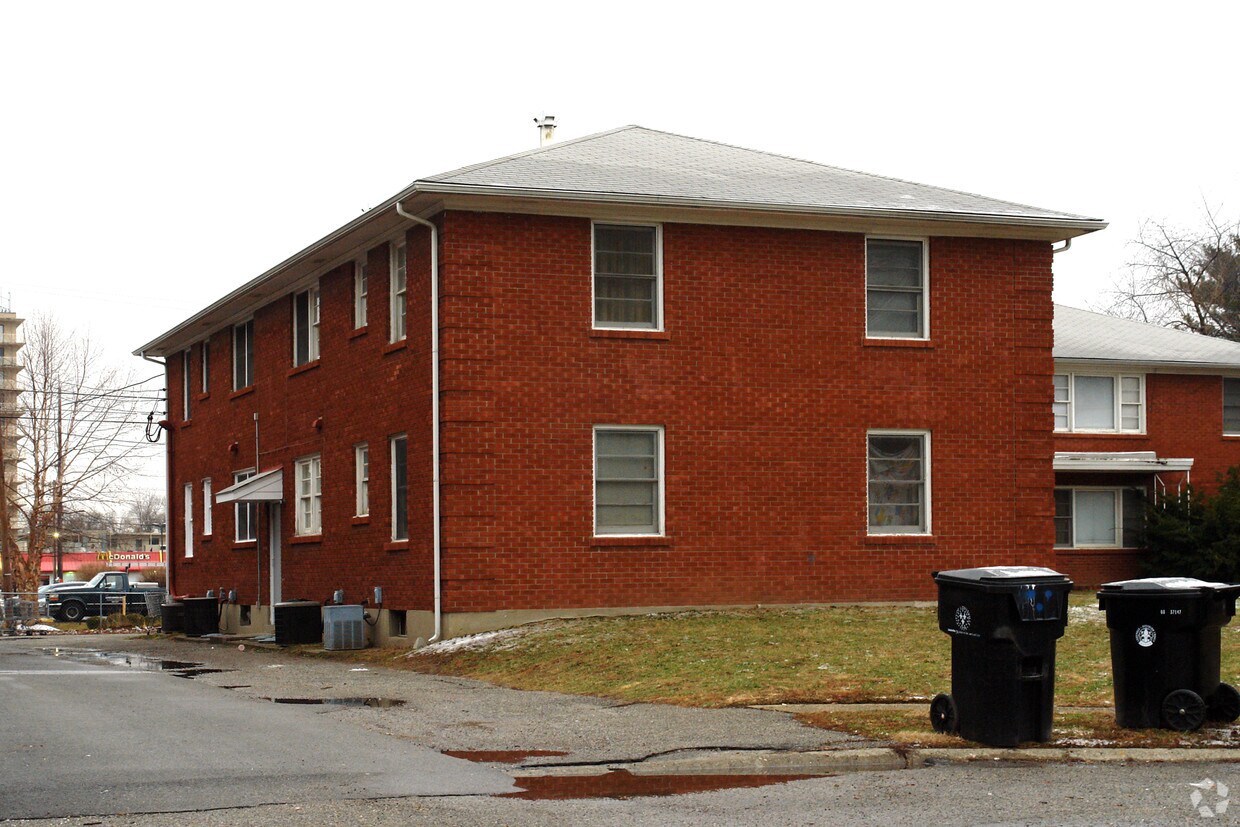 Building Photo - 2302 Terrier Ct