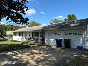 Building Photo - 41 Heath Ave