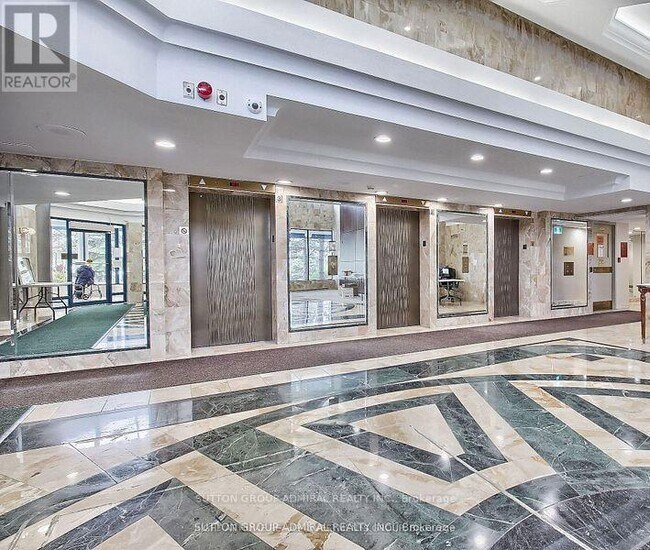 Photo du bâtiment - 7300 Yonge St