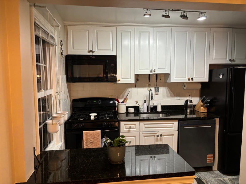 Foto principal - 6610 Potomac Ave