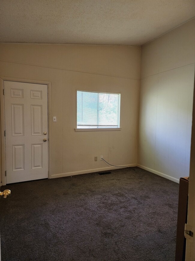 Building Photo - 214 Sierra Madre Dr