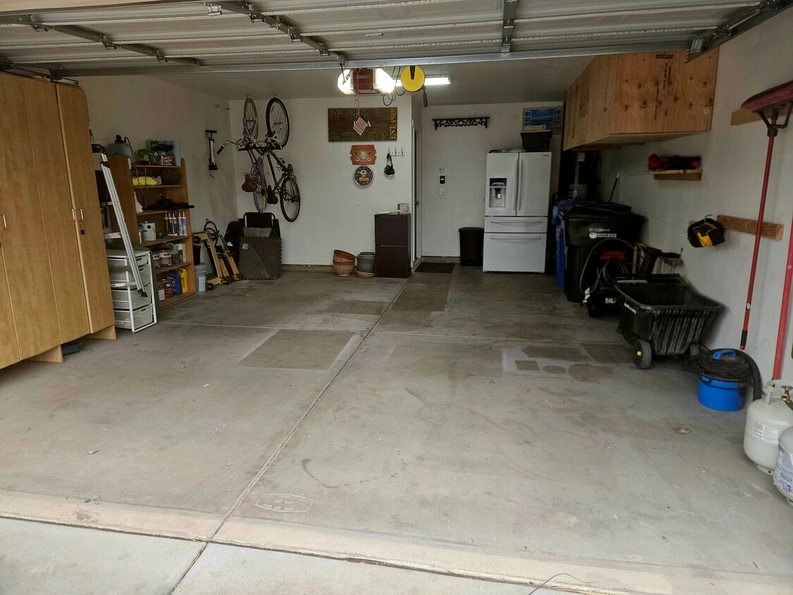 Primary Photo - 3021 W Blue Sky Dr