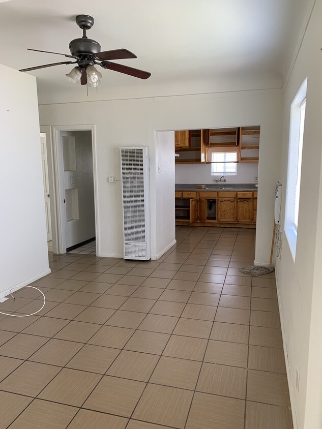 Foto del edificio - 839 W 10th St