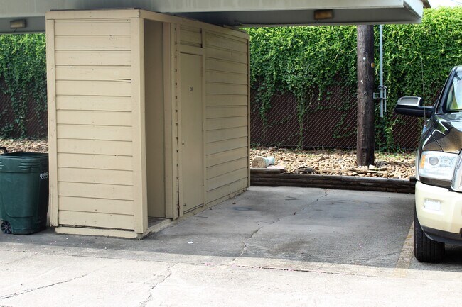 Building Photo - 9391 Pagewood Ln
