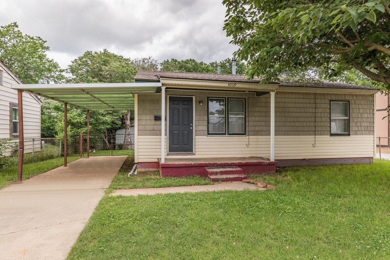 Foto principal - Lovely Home In Southwest OKC!