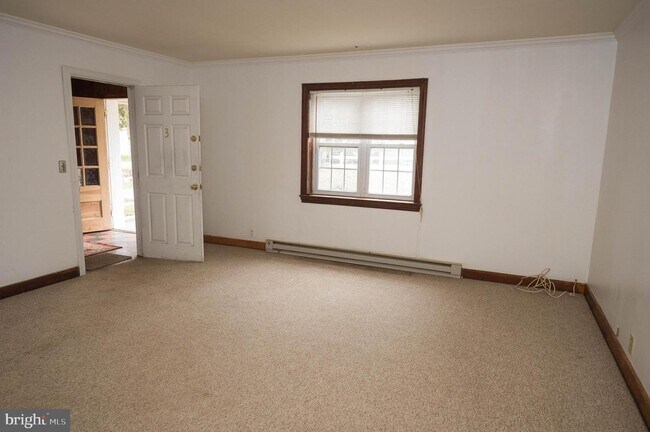 Building Photo - 113 Garden Ln