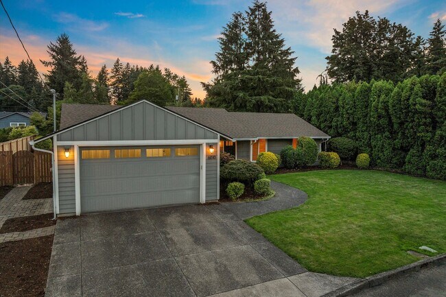 Foto del edificio - Live in One of Lake Oswego's Most Convenie...