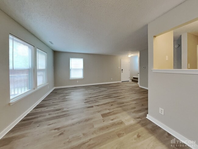 Building Photo - 10948 Sweetsen Rd