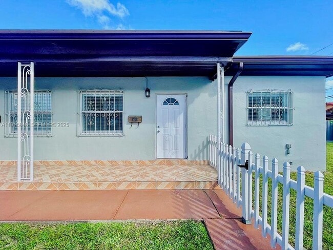 Foto del edificio - 3690 SW 24th St