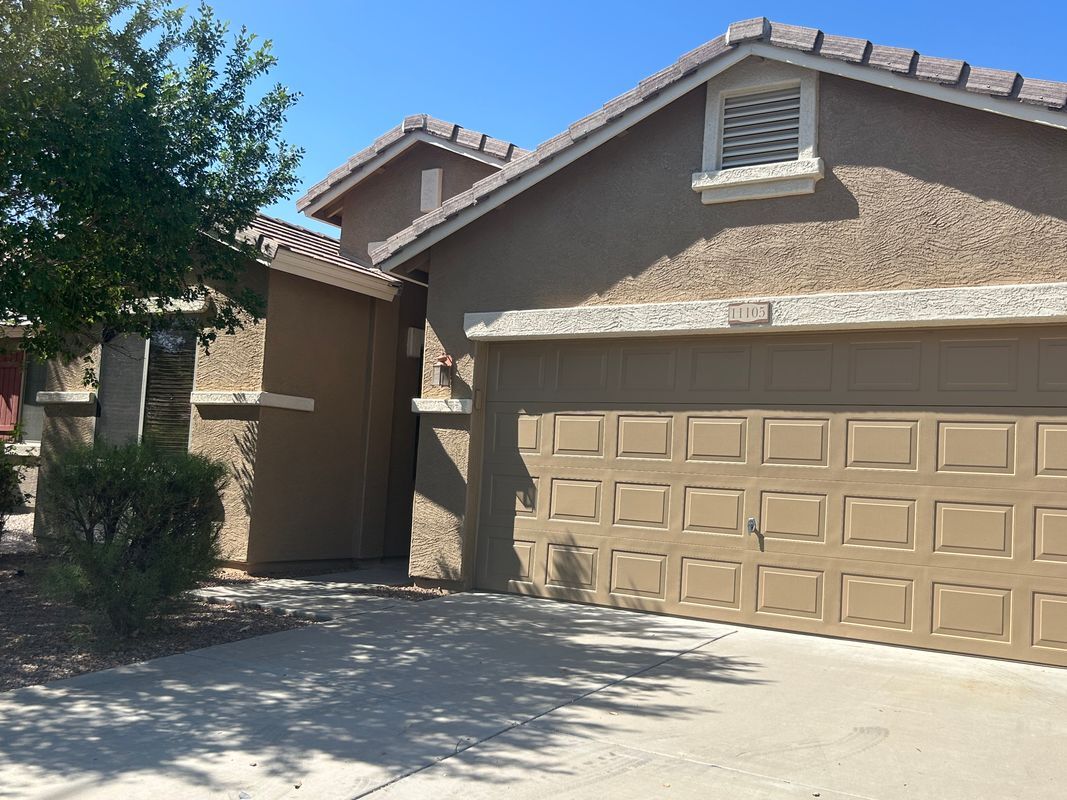 Foto principal - 11105 E Segura Ave
