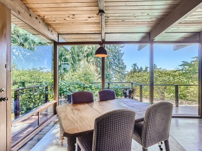 Foto del edificio - 4bd/3ba Kirkland House