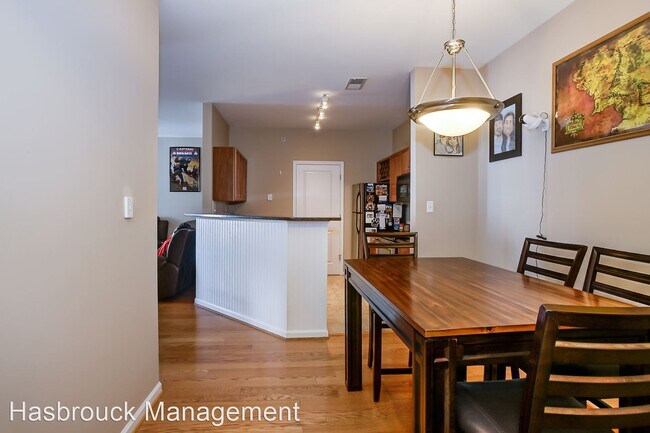 Building Photo - 1 br, 1 bath House - 770 3D Walker Square
