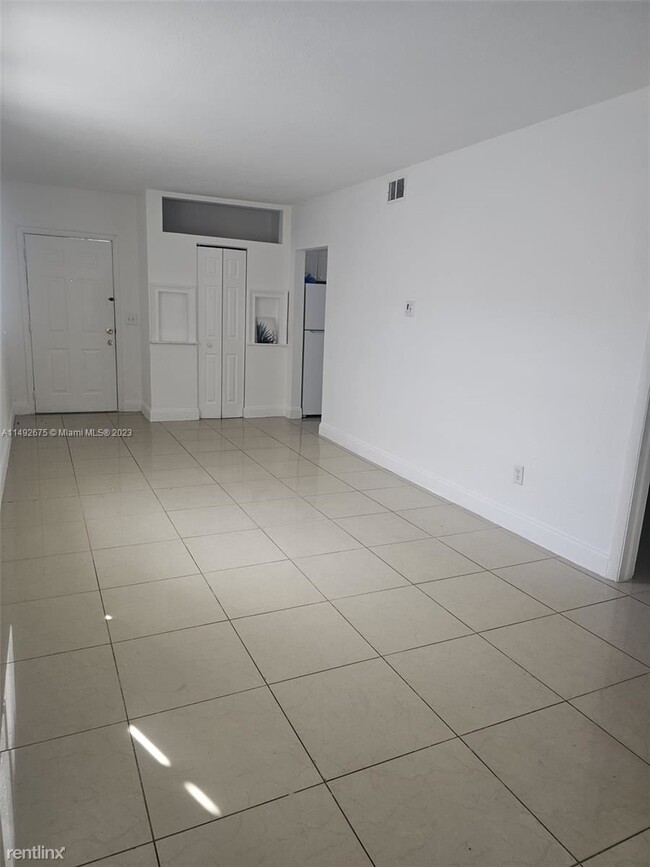 Building Photo - 3 br, 3 bath House - 1687 SW 10th St Lowr
