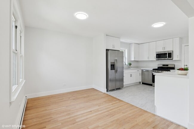 Building Photo - 512 Ida Ct Unit 2